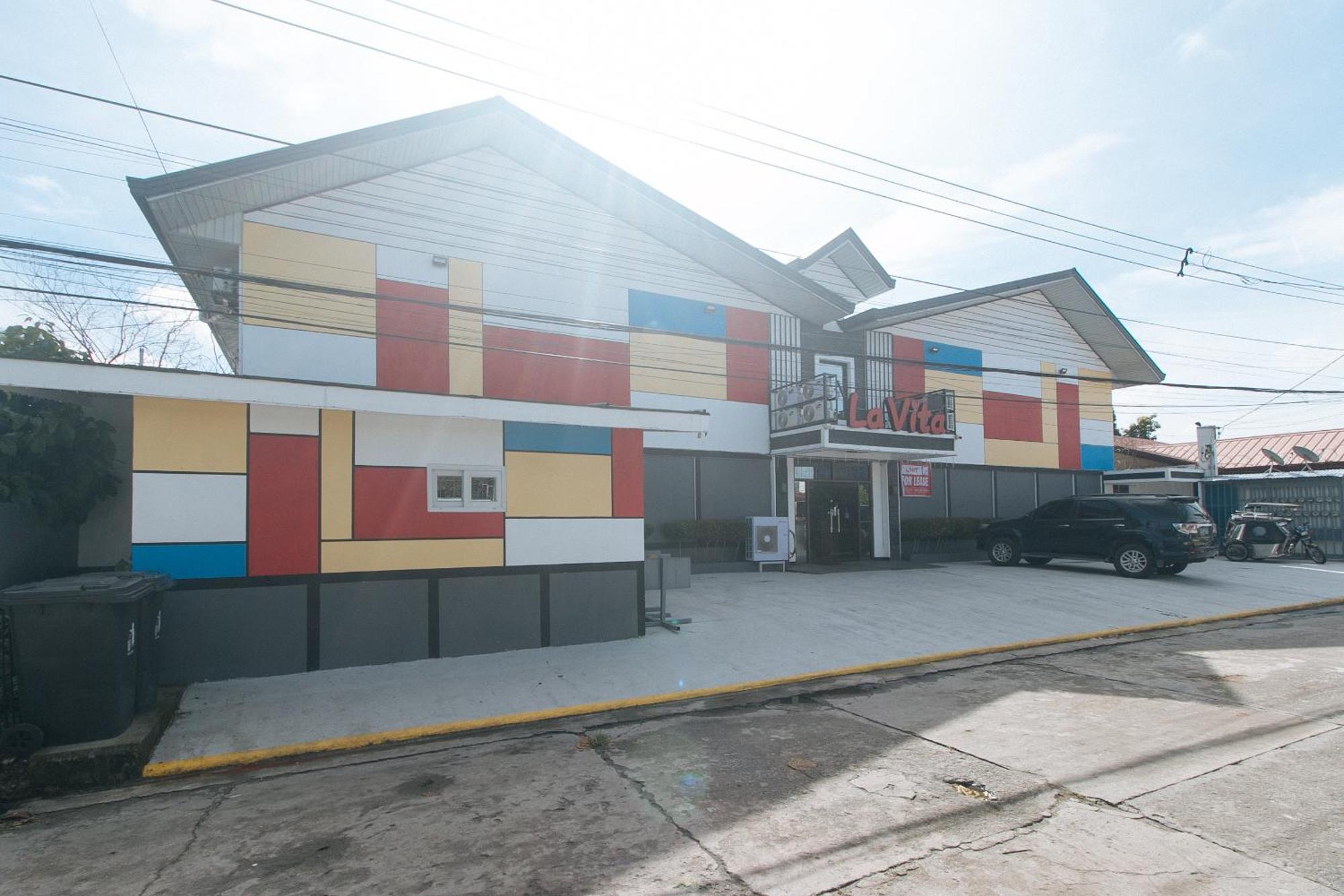 Lavita By Reddoorz Angeles Bagian luar foto