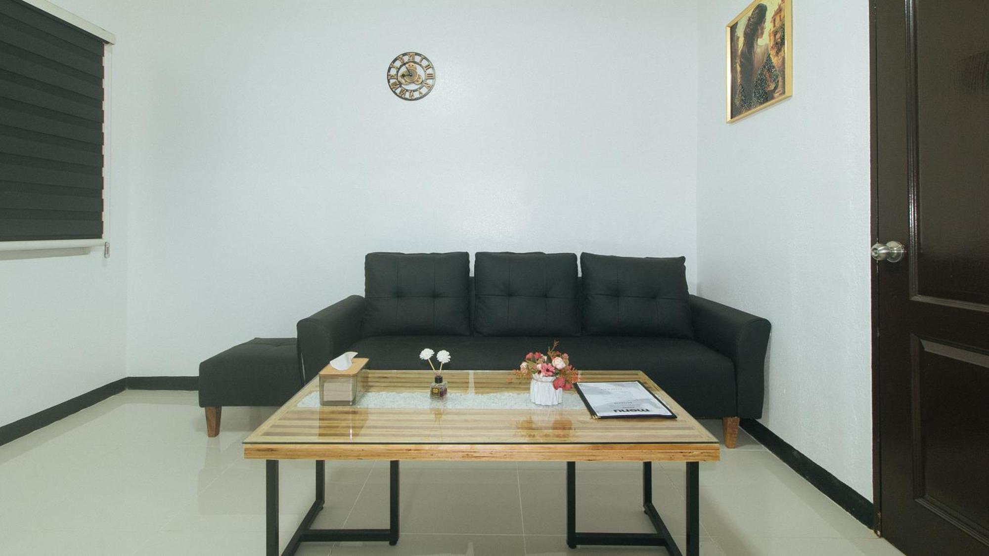 Lavita By Reddoorz Angeles Bagian luar foto