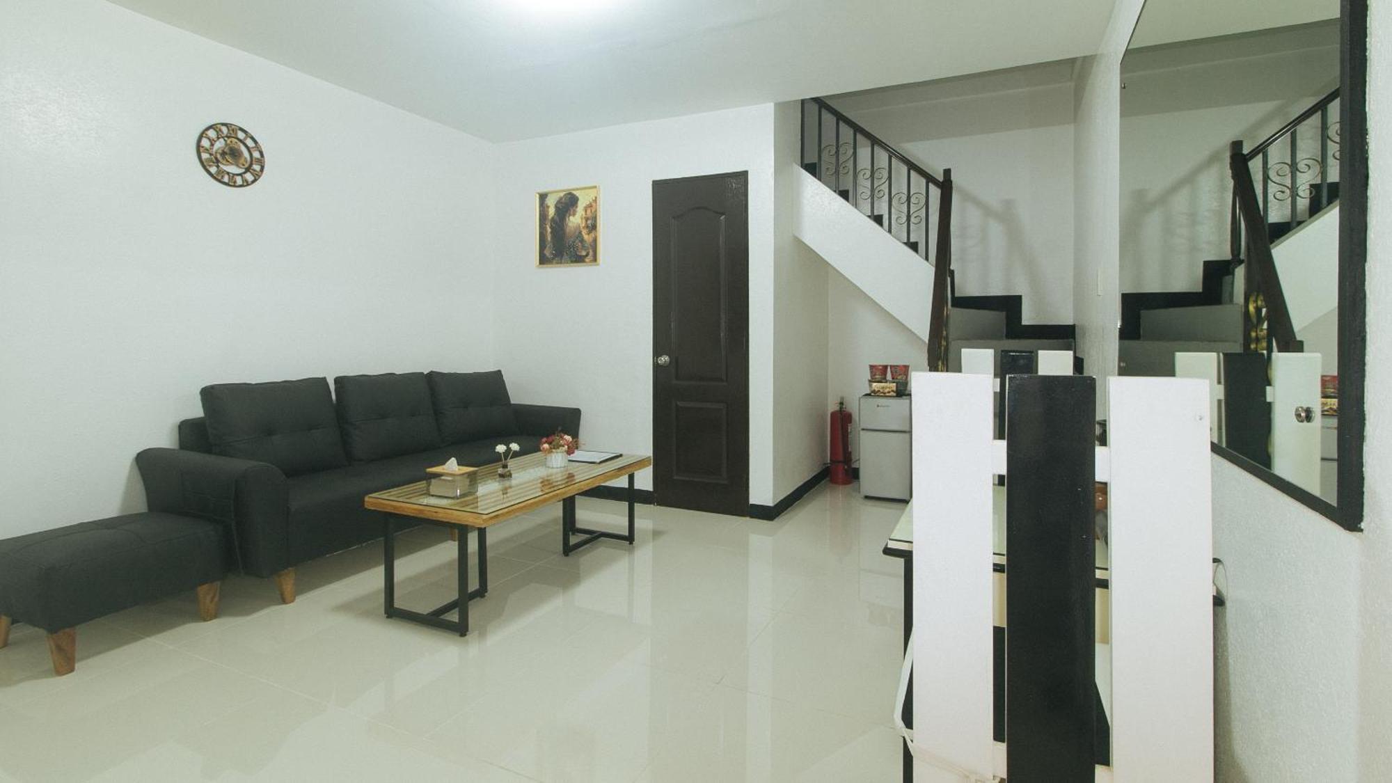 Lavita By Reddoorz Angeles Bagian luar foto